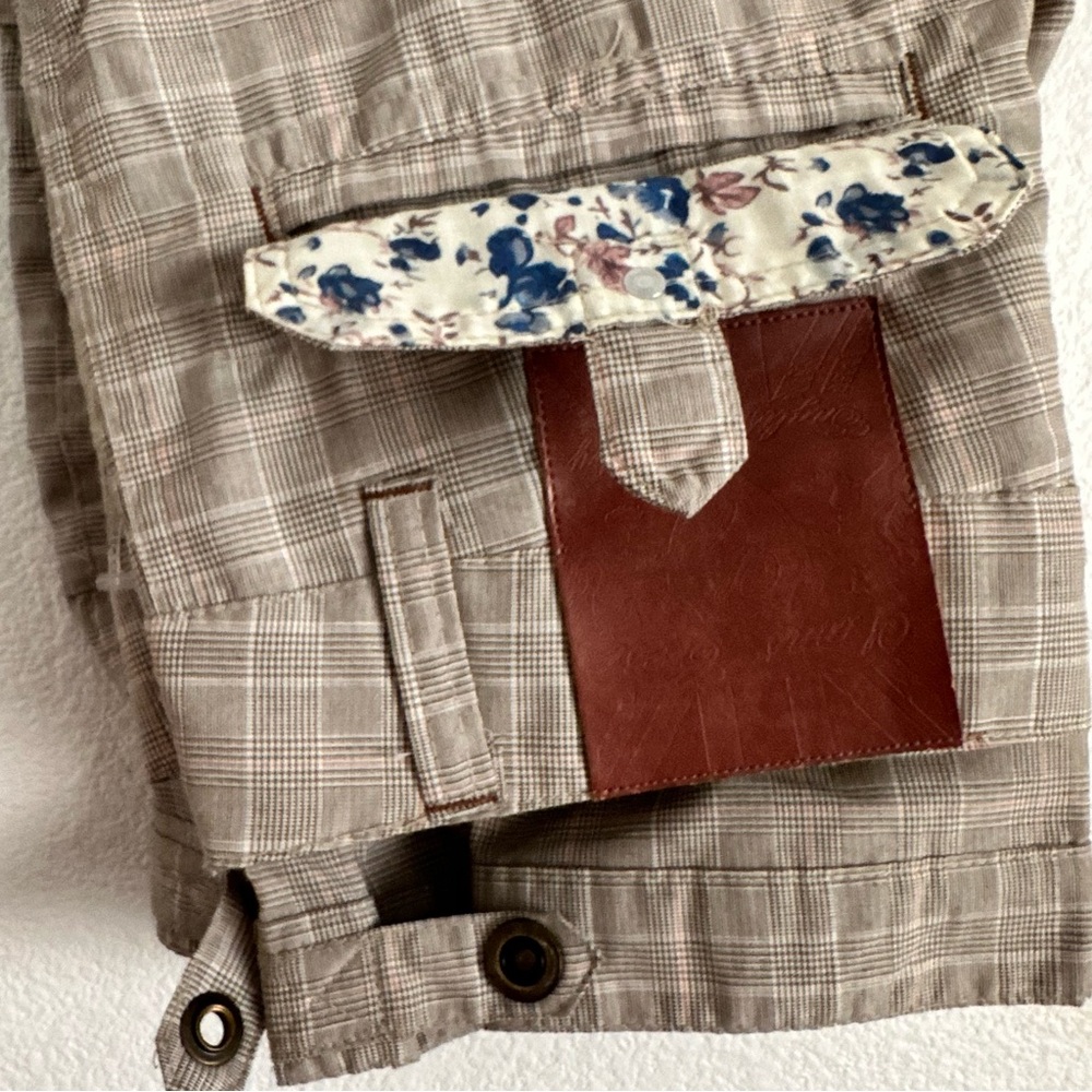 Lion’s Crest by English Laundry - Beige Plaid Cargo Shorts - Picture 8 of 15